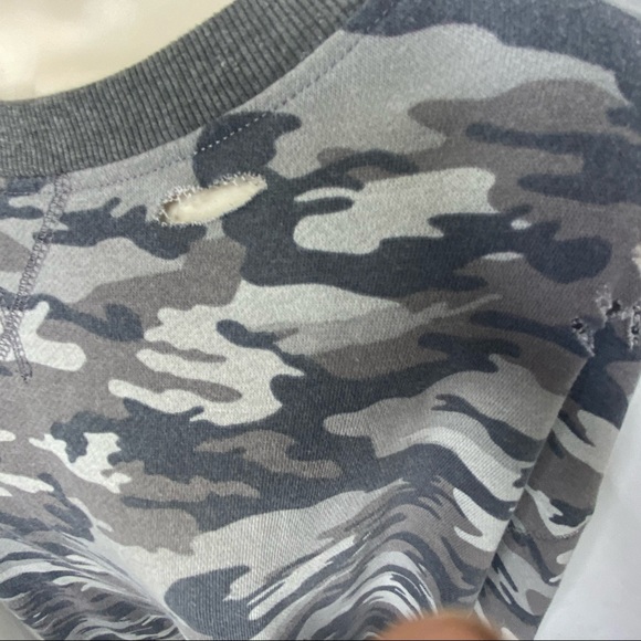 Rue + Distressed Camouflage Sweatshirt 1X Gray Black Crew Neck Long Sleeves - Picture 13 of 16